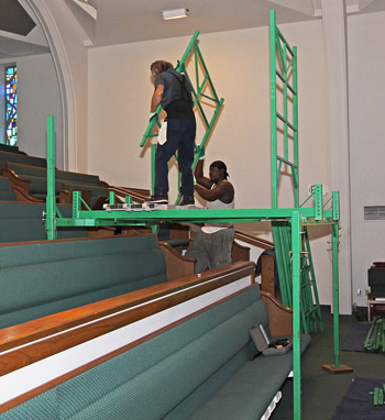 Church scaffolding for stepped balconies