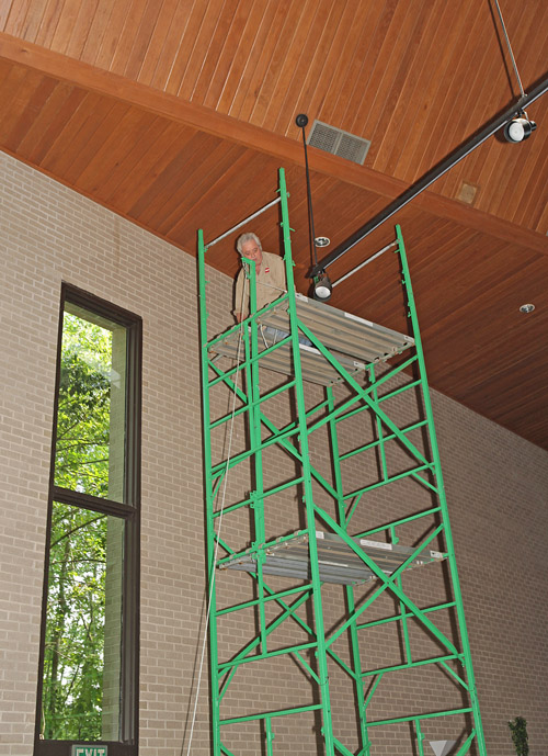 Lightbulb change ladder for churches
