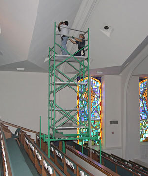 Light Bulb Changer Scaffolding System