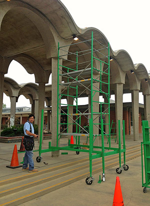 Multilevel scaffolding for event centers