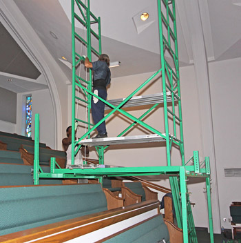 Scaffolding for sloping floors in churches